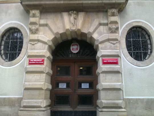 Nożownik nadal bez wyroku