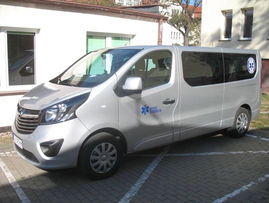 Opel Vivaro na wyposażeniu lecznicy. Nowe auto przewiezie chorujących na nerki