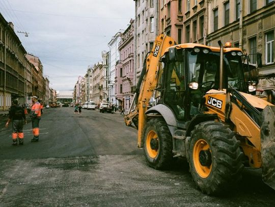 Opony do koparek – fundament wydajności i bezpieczeństwa w pracy
