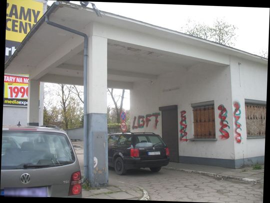 Orlen wysyła do miasta sygnał ostrzegawczy: "bierzemy pod uwagę ogrodzenie działki"