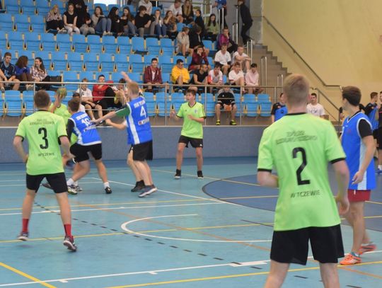Ostra walka w licealiadzie piłki ręcznej. Drużyna I LO w półfinale wojewódzkim