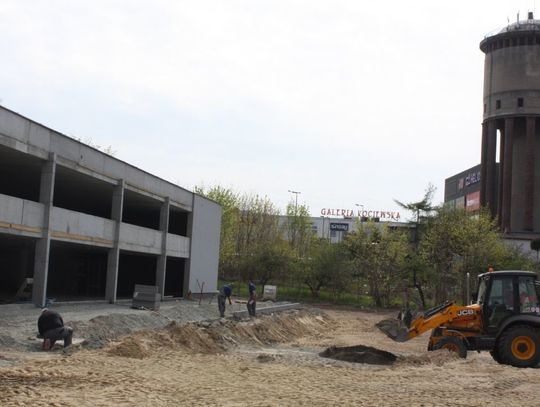 Parkingi na 100 miejsc pną się do góry. Czy wykonawca robót zdąży do czerwca?  