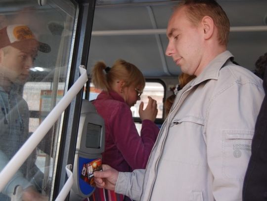Pasażerowie komunikacji miejskiej skarżą się na kontrolerów