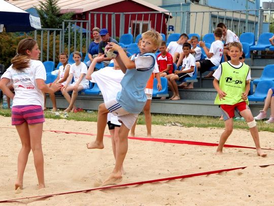 Pędzące Ślimaki, Jednorożce i Stary Sambor górą - szczypiorniści walczyli na piasku