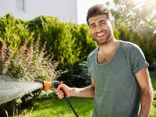 Pielęgnacja ogrodu wiosną i latem- które akcesoria sprawdzą się najlepiej?