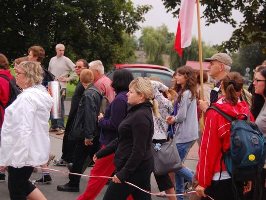Pielgrzymi w drodze na Jasną Górę - &amp;quot;idzie się bardzo dobrze&amp;quot;
