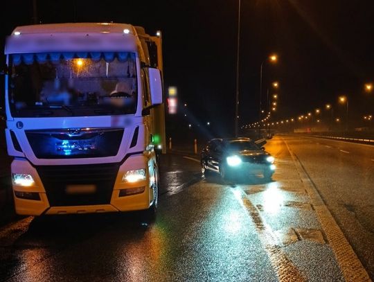 Pijany kierowca tira, utrudniał wjazd na autostradę