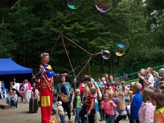 Piknik rodzinny w bajkowej krainie