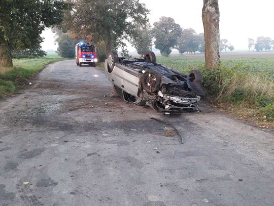 (PILNE) Dachowanie w Małym Garcu. Kierowcy nie ma na miejscu!