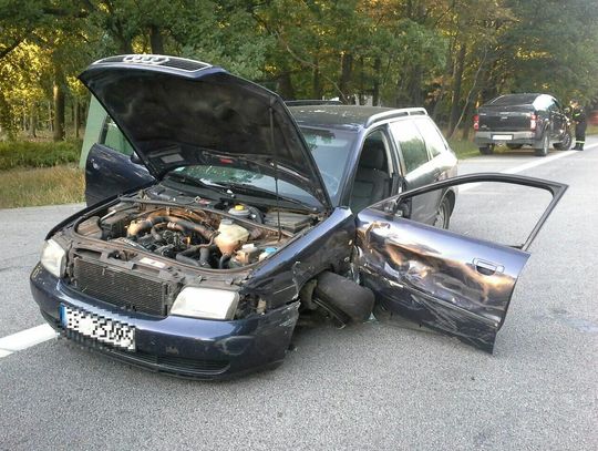 PILNE! Jedna osoba ranna. Osobówka zderzyła się z samochodem ciężarowym