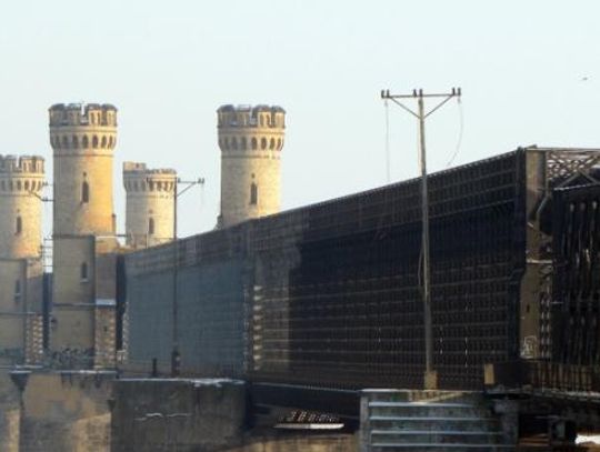 PILNE. Komunikat straży pożarnej w sprawie pożaru mostu