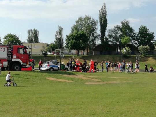 PILNE. Motocykl potrącił pieszego nad bulwarem w Tczewie. Interweniuje śmigłowiec LPR