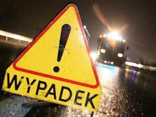 PILNE. Nocny wypadek na Moście Knybawskim. Ciężarówka zderzyła się z autem osobowym. Są poszkodowani