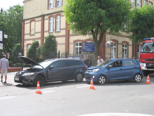 PILNE. Poważne zderzenie przy ul. Sobieskiego w Tczewie (ZDJĘCIA)