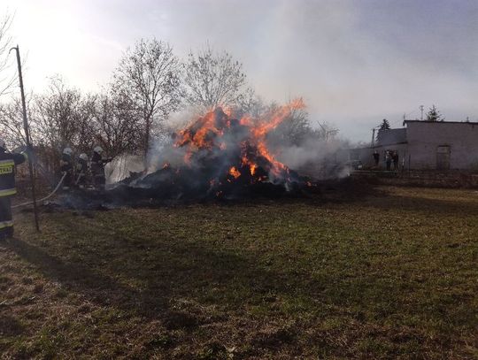 PILNE. Pożar w Lignowach Szlacheckich. Interweniowało pięć zastępów straży