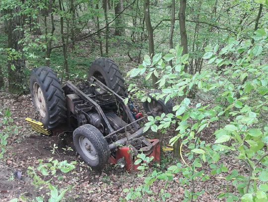 PILNE. Śmiertelny wypadek w Borkowie. Ciągnik przygniótł dwóch mężczyzn (ZDJĘCIA)