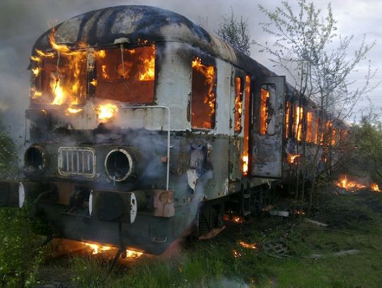 PILNE. Spłonął pociąg w Zajączkowie!