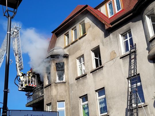 PILNE: Tragiczny pożar kamienicy przy ulicy Chojnickiej 14 w Starogardzie. Nie żyją dzieci w wieku od 1 miesiąca do 5 lat.