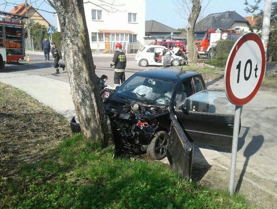 PILNE. W Bałdowie zderzyły się dwa auta osobowe! Interweniuje pogotowie