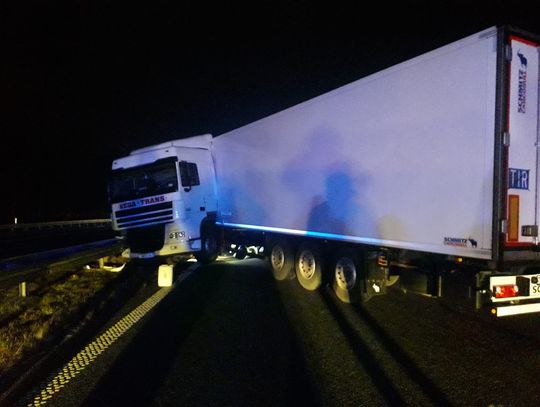 PILNE. Wypadek na A1. Rozbita ciężarówka zatamowała ruch