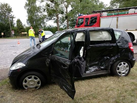 PILNE. Wypadek na "krajówce" w Bałdowie. Jedno z aut dachowało