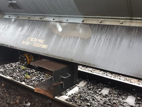 PILNE. Zajączkowo - rozszczelnienie cysterny z gazem propan - butan. Sześć zastępów straży na miejscu