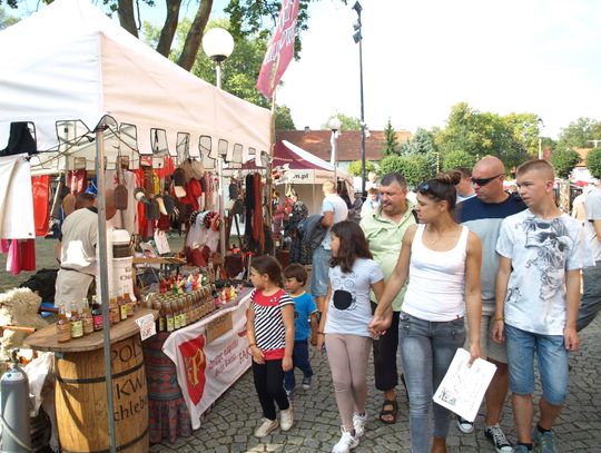 Pitne miody, regionalne jedzenie, rycerskie zmagania - Jarmark Cysterski