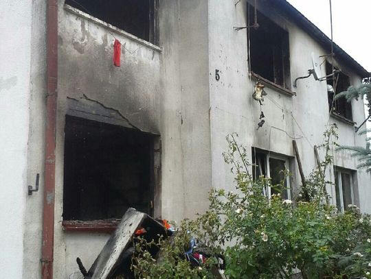 Płonął dom jednorodzinny w Opaleniu! W akcji udział brało 8 zastępów straży