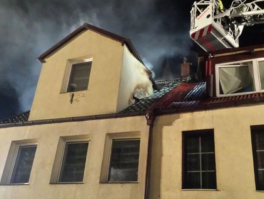 Po piątkowym pożarze w Tczewie: "Akcja na raty", "Ogień ukryty pod dachem"