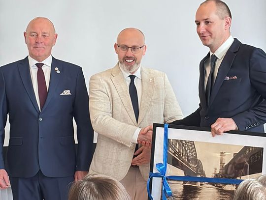 Podpisano umowę na odbudowę Mostu Tczewskiego. Po latach przerwy inwestycja rusza dalej