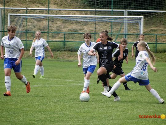 Pogoń wygrywa z liderkami, drużyna U17 z Stomilankami (ZDJĘCIA)