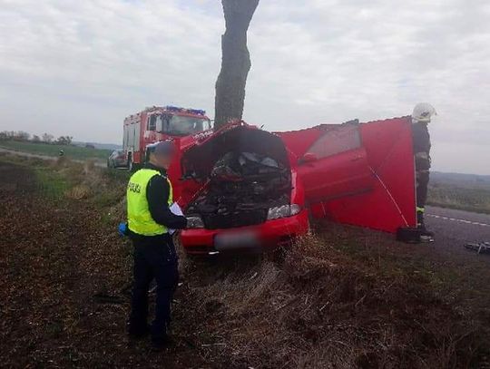 Policja bada okoliczności wypadku pod Gniewem. "Kierująca straciła panowanie nad autem" 