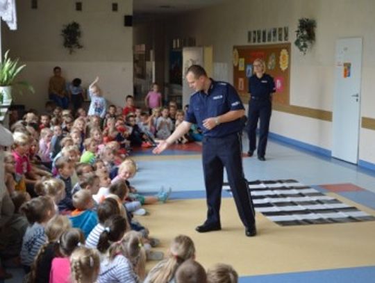 Policja kontroluje autobusy. Akcja na drogach i w szkołach