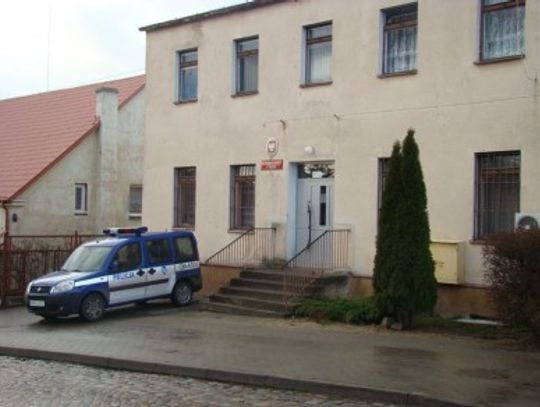 Policja tymczasowo w biurze GOS-u