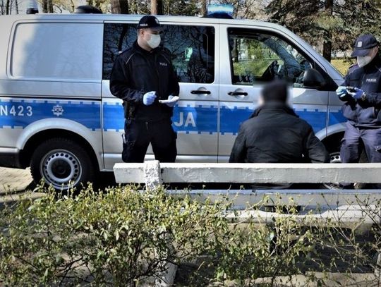 POLICJANCI PLANUJĄ DZIAŁANIA Z SANEPIDEM