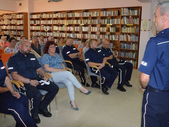 Policjanci spotkali się z pelplińskimi seniorami. Temat? Bezpieczeństwo - nie tylko na drodze