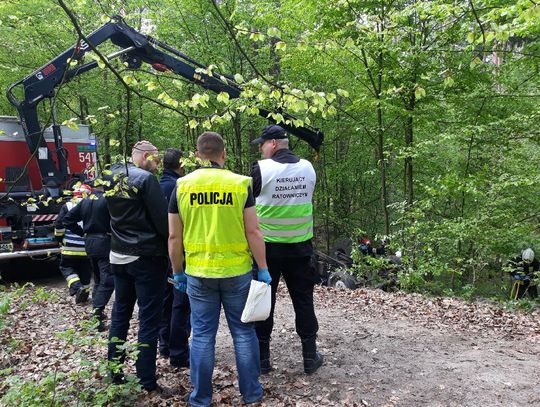 Policjanci wyjaśniają okoliczności tragicznego wypadku, w którym zginął 40-latek