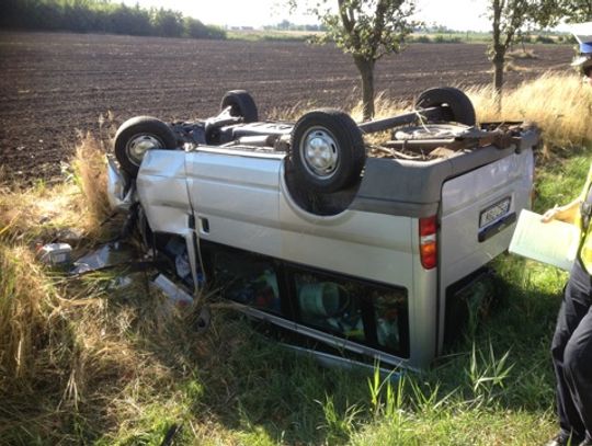 Policjanci wyjaśniają okoliczności wypadku. &quot;19-latek nie dostosował prędkości do warunków na drodze&quot;