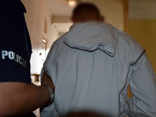 Policjanci złapali amatorów cudzych rowerów. Dobierali się do jednośladu pod urzędem miasta