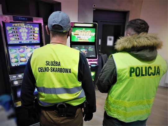 POLICJANCI ZWALCZAJĄ NIELEGALNY HAZARD