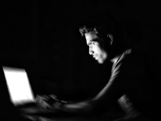 Ponad 17 tys. osób wpłaciło pieniądze oszustom. Prokuratura apeluje i szuka kolejnych oszukanych