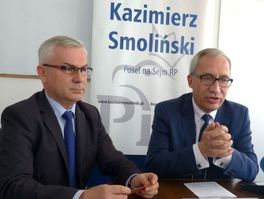 Poseł chwali kandydata PiS i prezentuje hasło kampanii