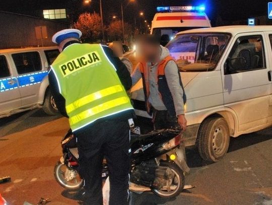 Poważny wypadek przy ul. 30 Stycznia. 46-letni motocyklista trafił do szpitala