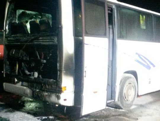 Pożar autobusu przy węźle w Tczewie! Zapaliła się komora silnika