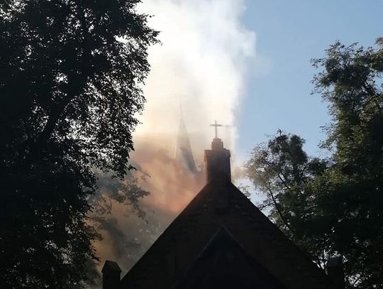 Pożar kościoła ewangelickiego w Opaleniu, gm. Gniew.