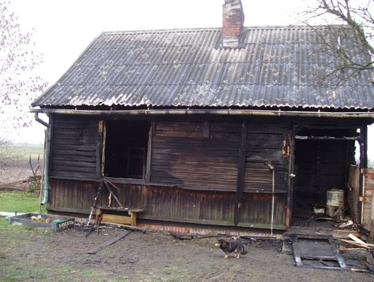 Pożar na Pomorzu - sąsiedzi uratowali życie dwójce starszych ludzi