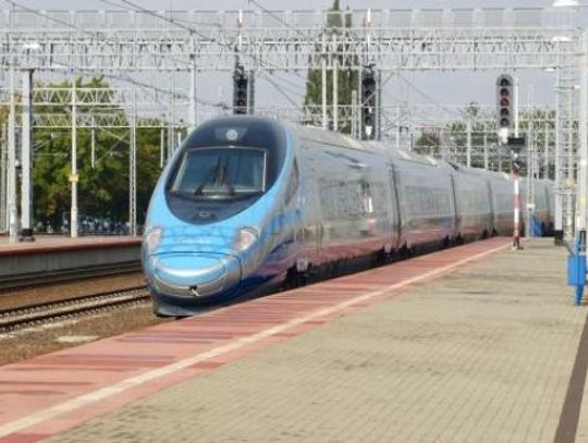 Prezydent interweniuje u ministra. Przywrócą wycofane pociągi?