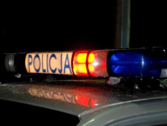 Próbował włamać się do sklepów i baru .. aż zasnął