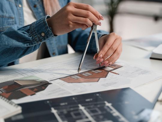 Projekt wnętrza biura premium - elegancja, ergonomia i tożsamość firmy
