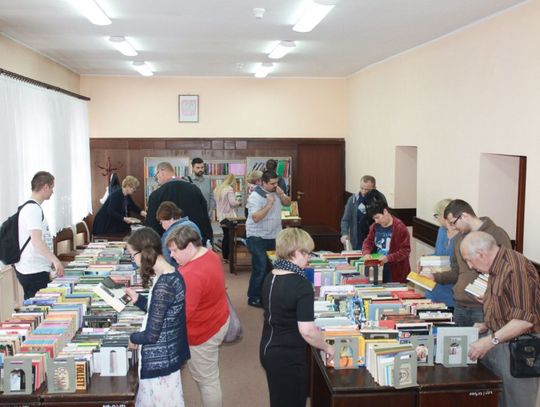 Przeczytałeś? Podaj dalej! – już czwarty raz biblioteka organizuje wymienialnię książek 